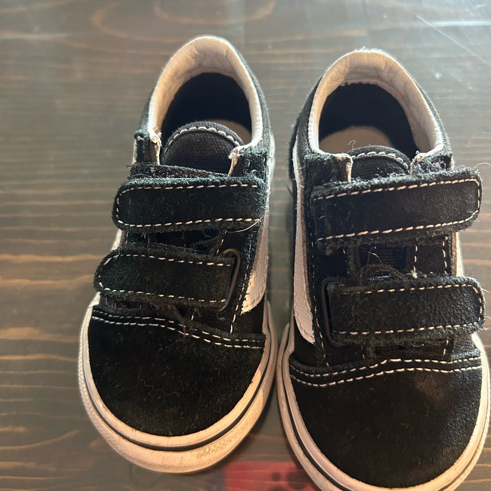 Vans Kids Black and White Velcro Sneakers lil boy 5